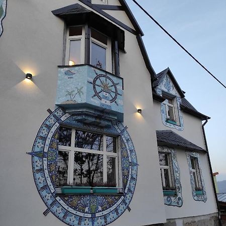 Vila v mozaikovém španělském stylu v Děčíně Extérieur photo