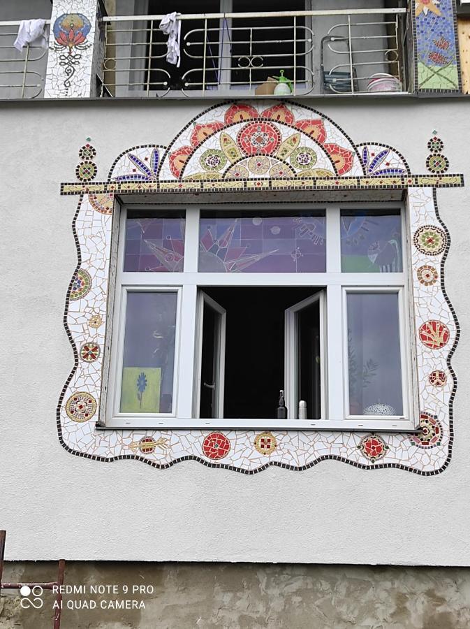 Vila v mozaikovém španělském stylu v Děčíně Extérieur photo