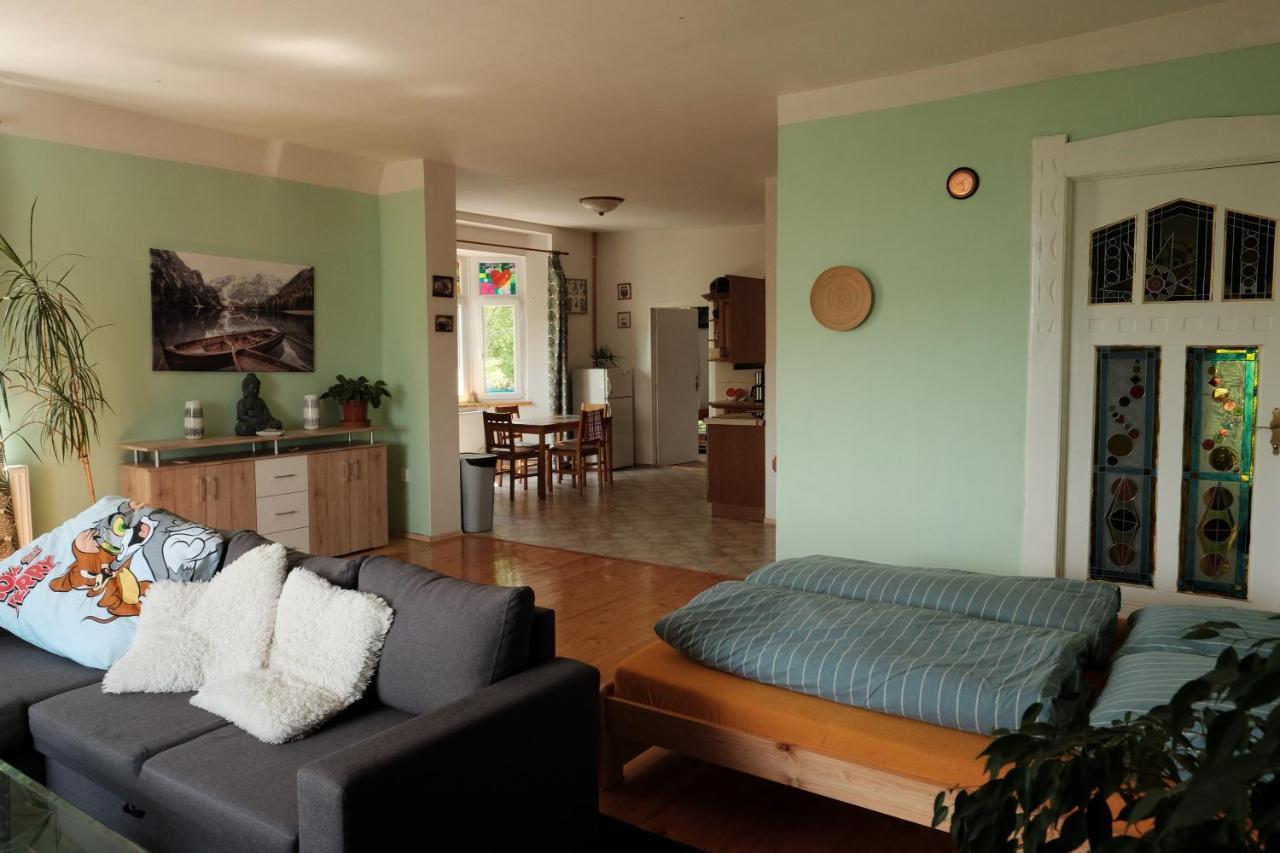 Vila v mozaikovém španělském stylu v Děčíně Extérieur photo