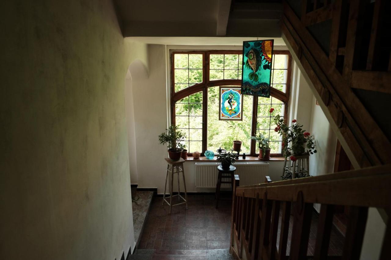 Vila v mozaikovém španělském stylu v Děčíně Extérieur photo
