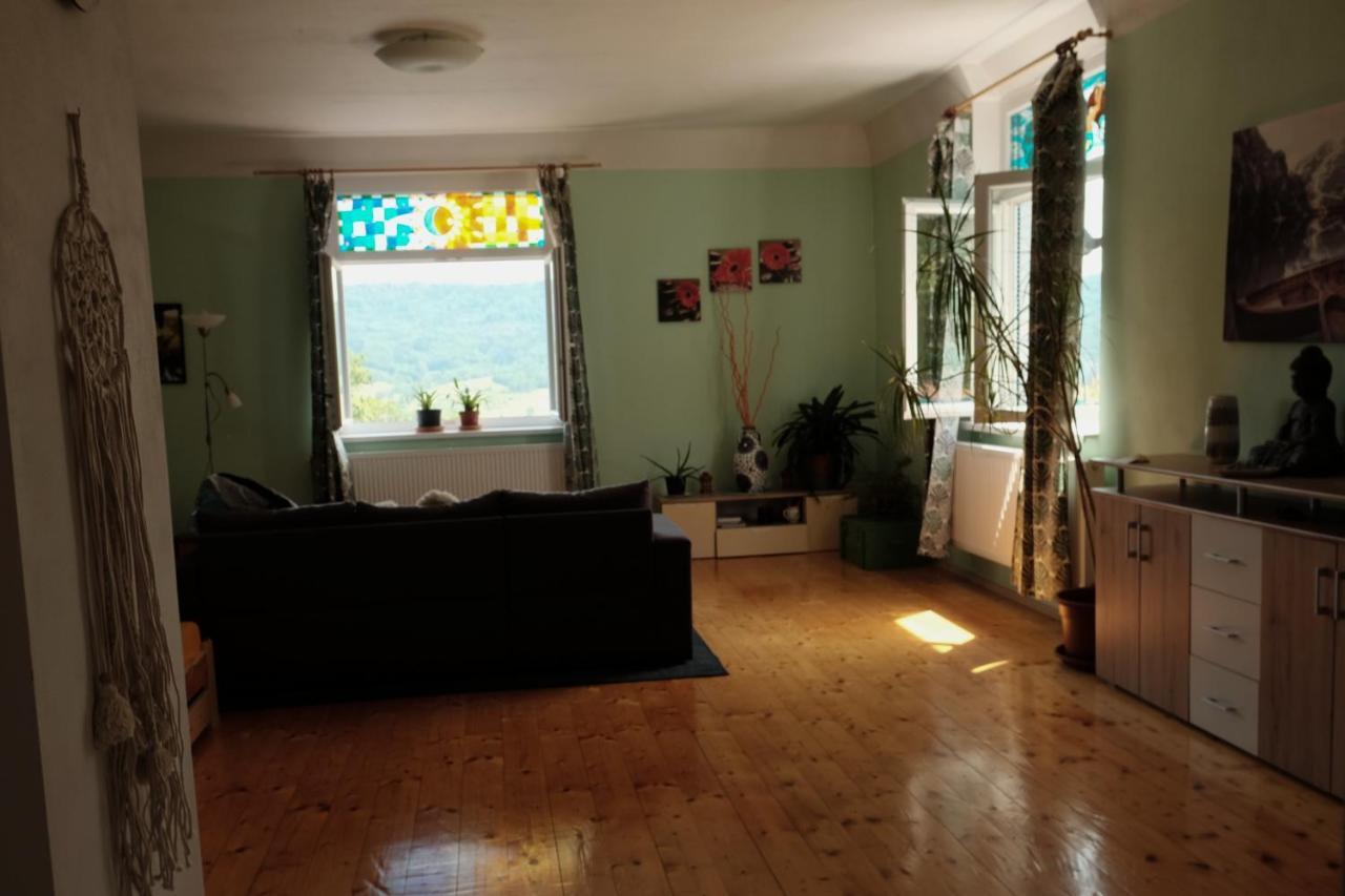 Vila v mozaikovém španělském stylu v Děčíně Extérieur photo