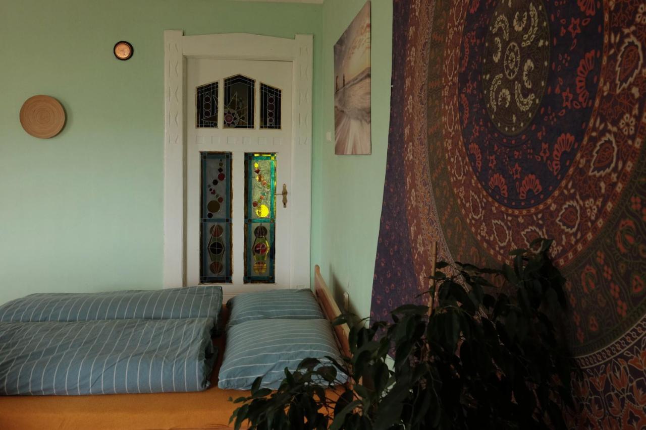 Vila v mozaikovém španělském stylu v Děčíně Extérieur photo