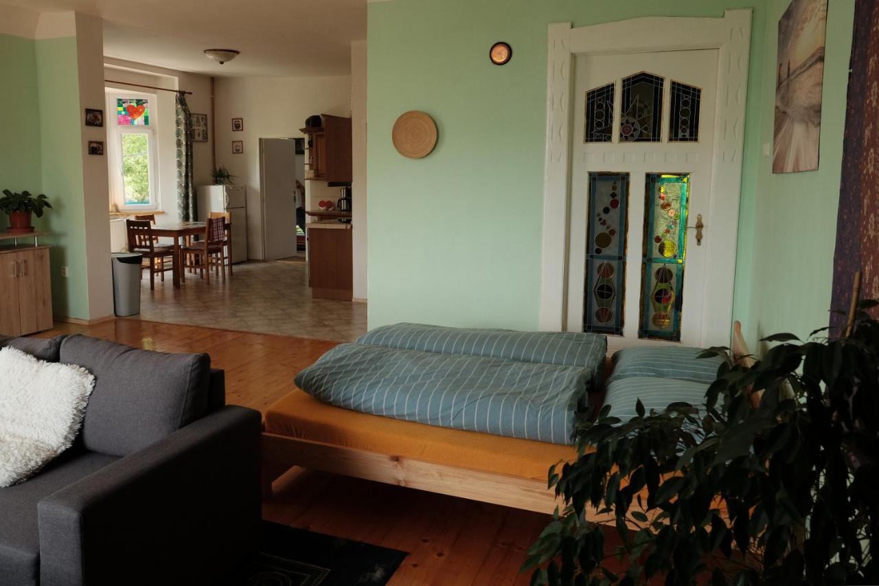 Vila v mozaikovém španělském stylu v Děčíně Extérieur photo