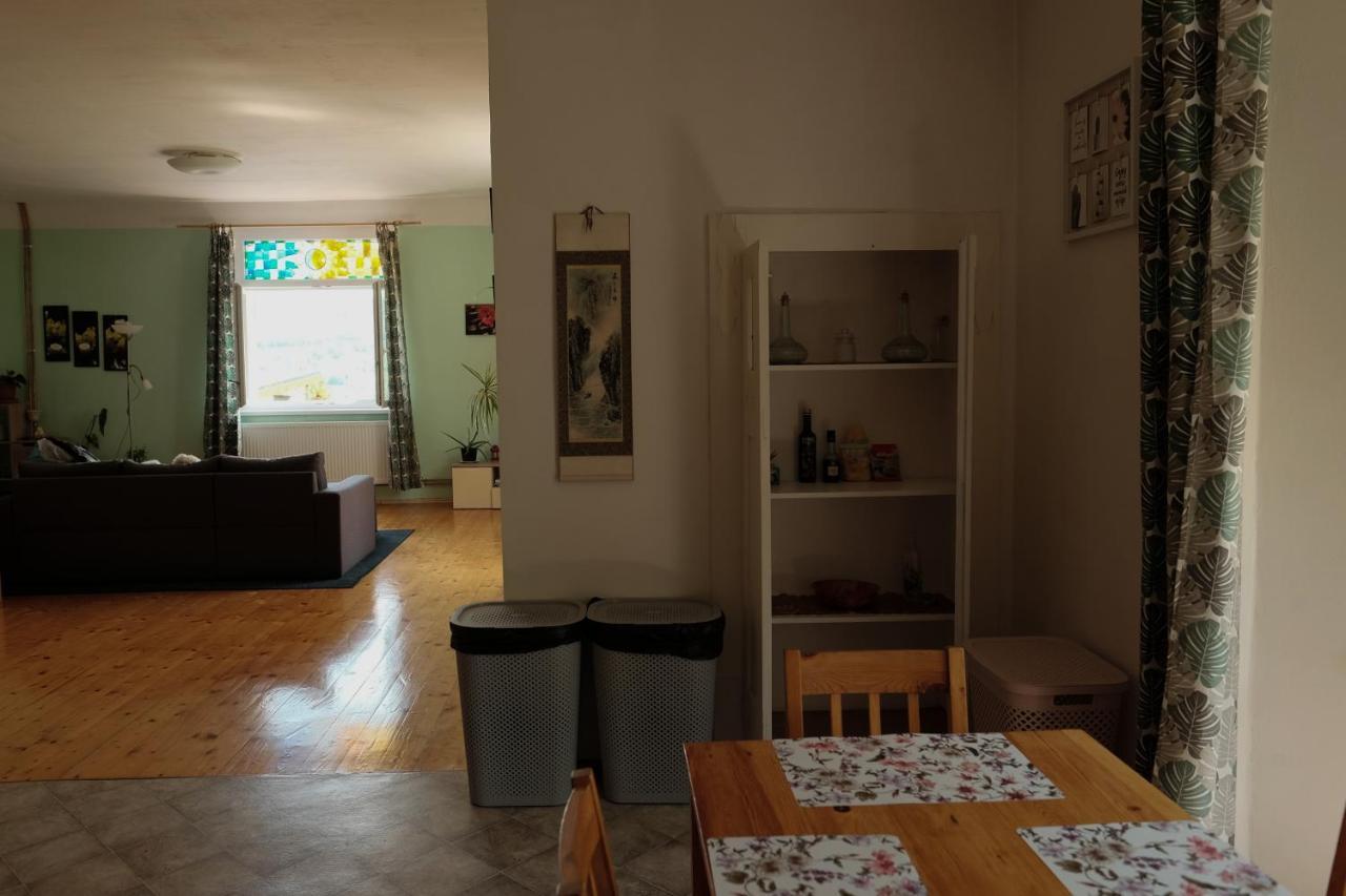 Vila v mozaikovém španělském stylu v Děčíně Extérieur photo